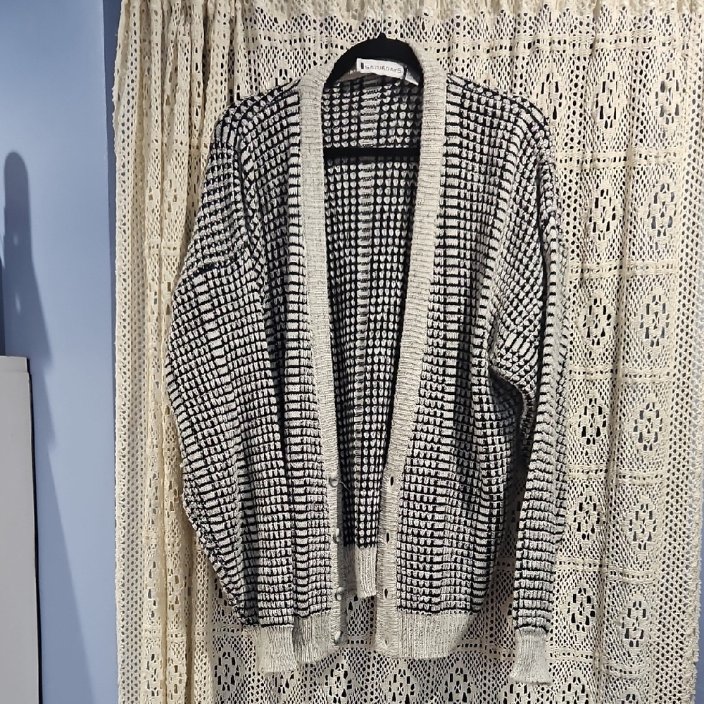 Chic Black and White Checkered Cardigan